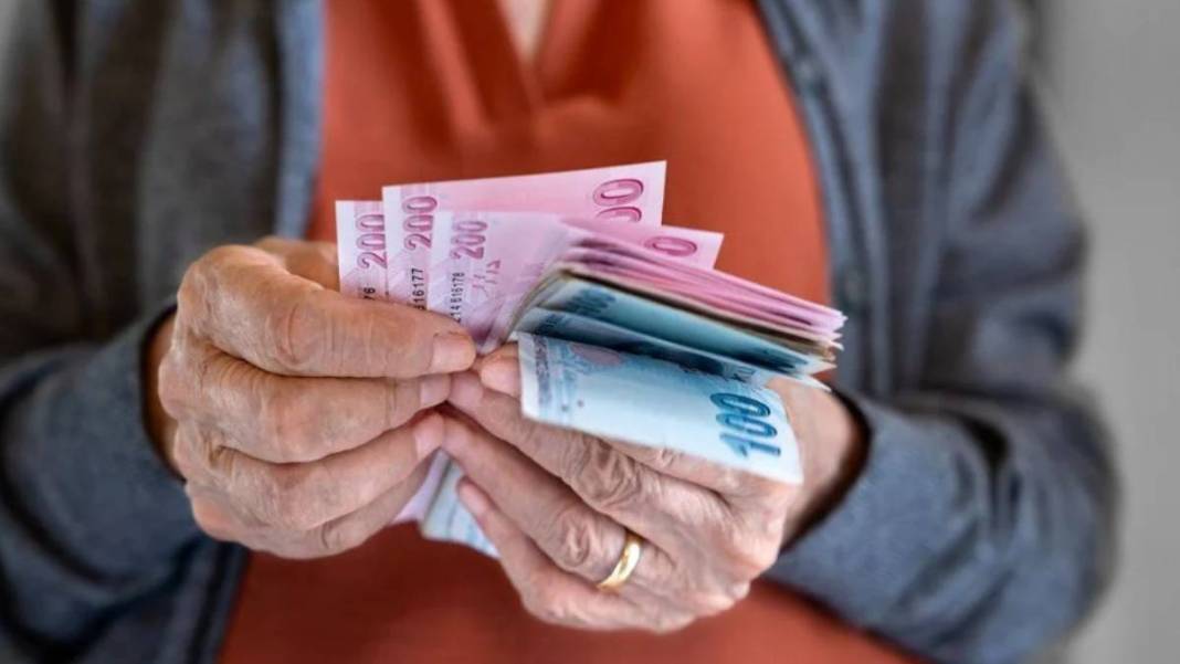 SSK ve BAĞ-KUR emeklisine çifte müjde! Hesaplarındaki parayı görünce çılgınlar gibi sevinecekler 5